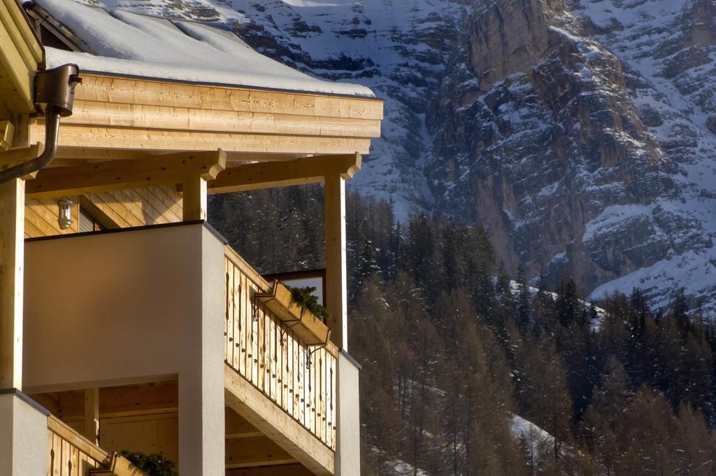 Family And Wellness Residence Ciasa Antersies San Cassiano (Badia) Exterior foto