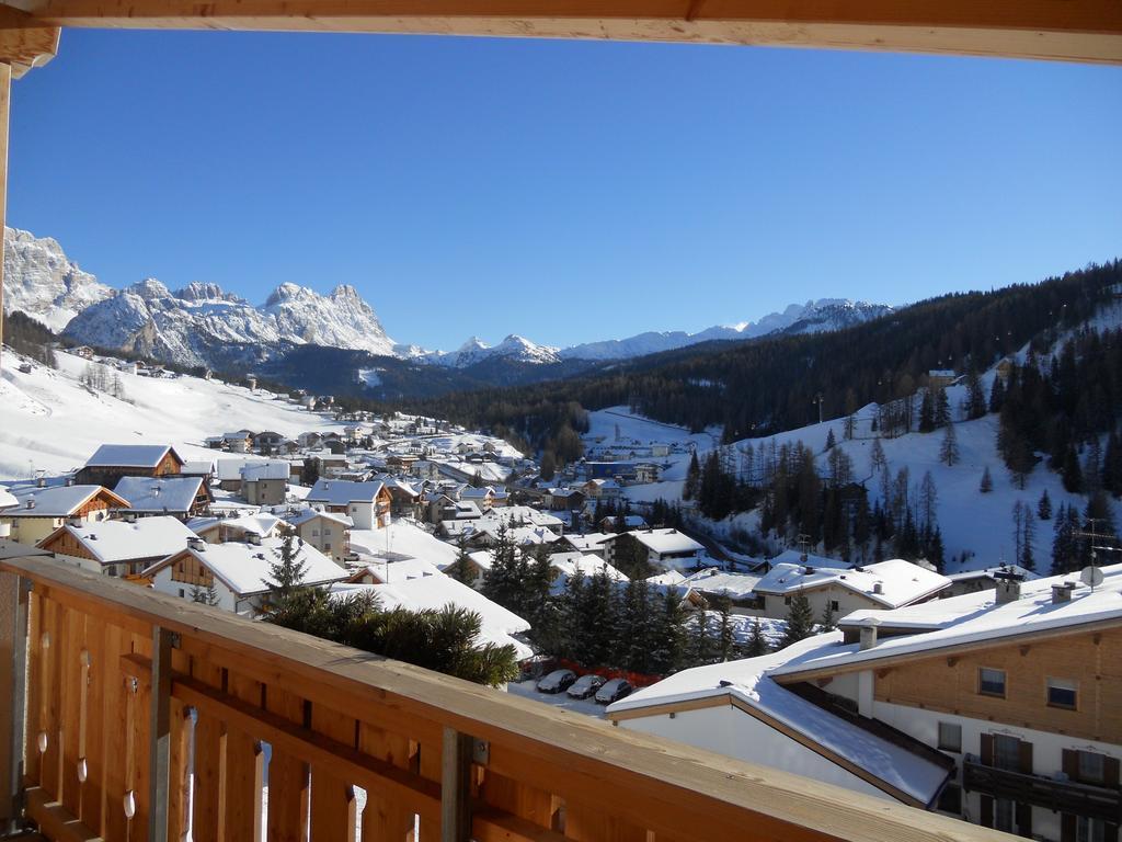 Family And Wellness Residence Ciasa Antersies San Cassiano (Badia) Quarto foto