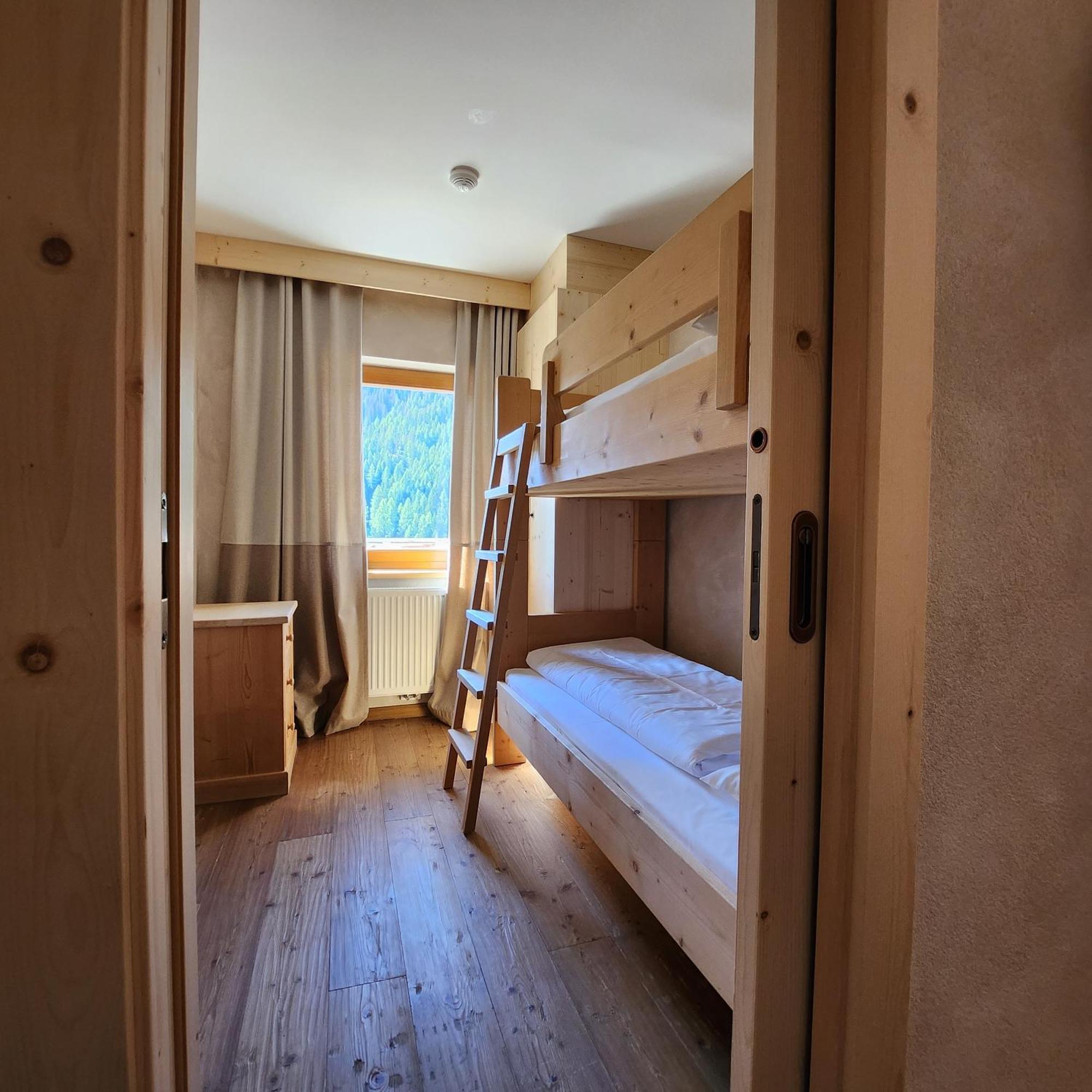 Family And Wellness Residence Ciasa Antersies San Cassiano (Badia) Exterior foto