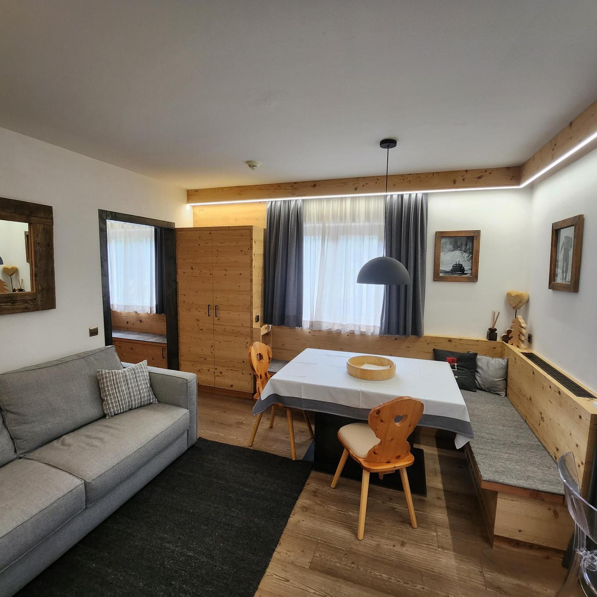 Family And Wellness Residence Ciasa Antersies San Cassiano (Badia) Exterior foto