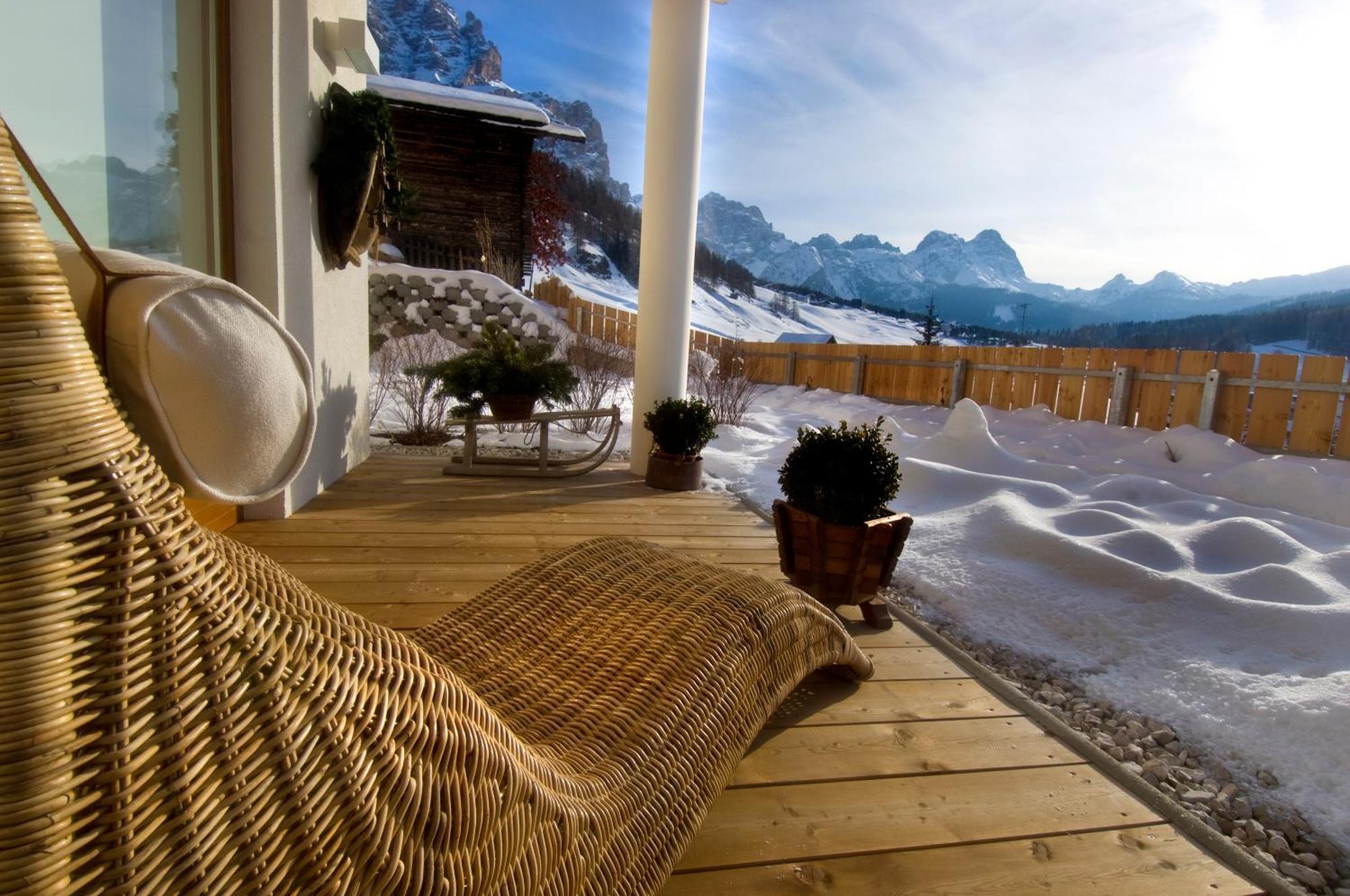 Family And Wellness Residence Ciasa Antersies San Cassiano (Badia) Exterior foto